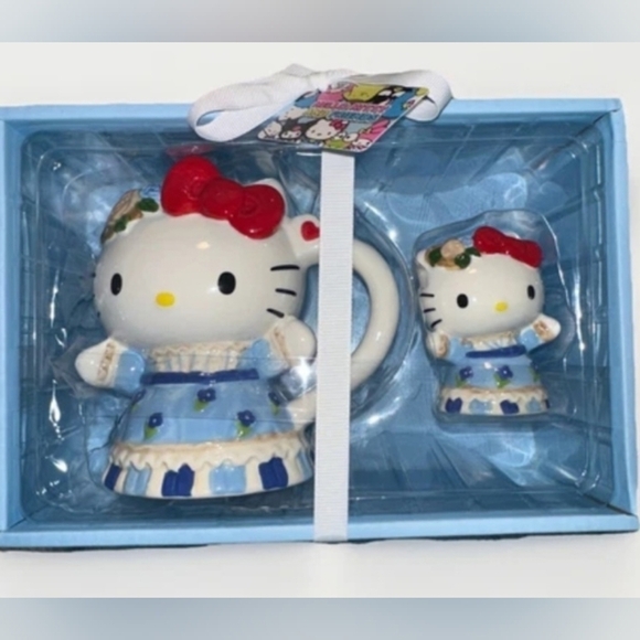 Sanrio Other - Blue Sky Hello Kitty Western Blue Prairie Dress Mug and Figurine Set NIB
